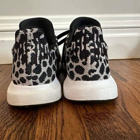Adidas Swift Run- Leopard Sz 6.5 - Picture 5 of 7